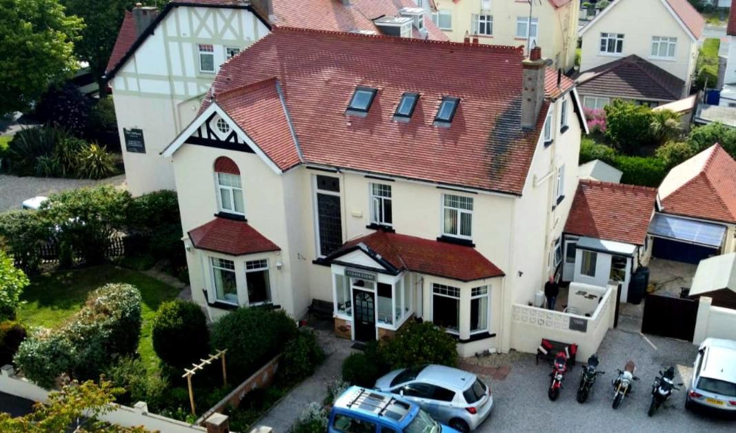Cleave Court Guest House Llandudno Exteriör bild