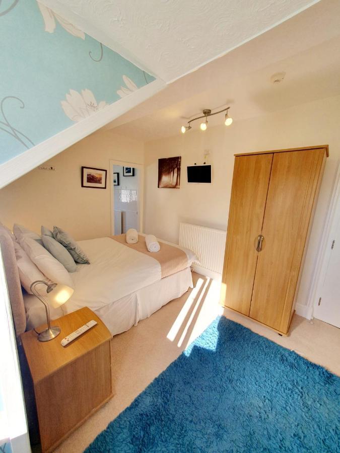 Cleave Court Guest House Llandudno Exteriör bild