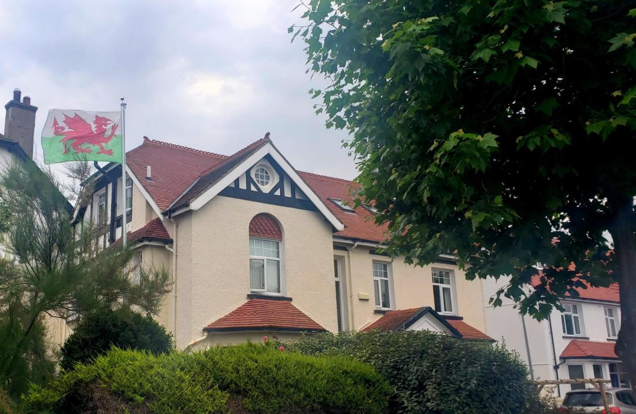 Cleave Court Guest House Llandudno Exteriör bild
