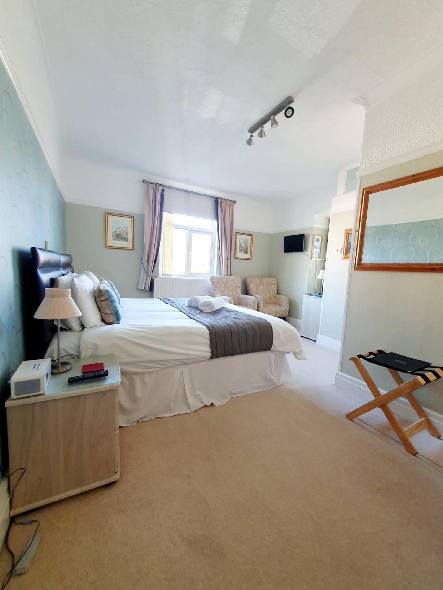 Cleave Court Guest House Llandudno Exteriör bild